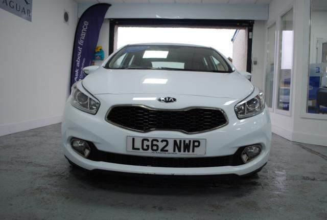 2012 KIA CEED 1.6 CRDI 3 ECODYNAMICS 5d image 2