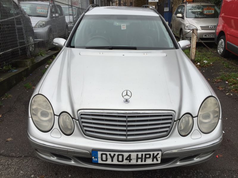 2004 Mercedes-Benz 2.1 E220 CDI Elegance 5dr image 1