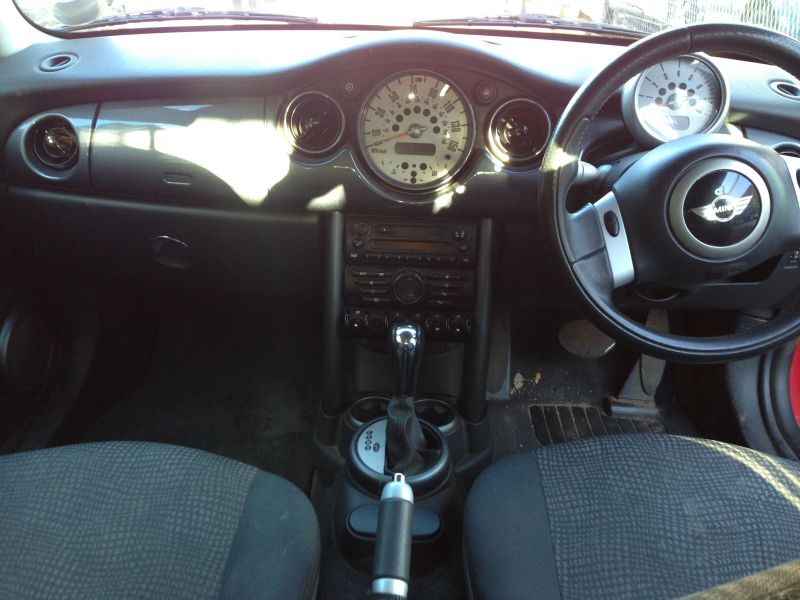 2004 MINI Hatch Cooper 1.6 3dr image 4