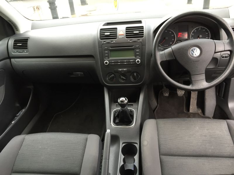 2006 Volkswagen Golf 1.6 FSI S 5dr image 4