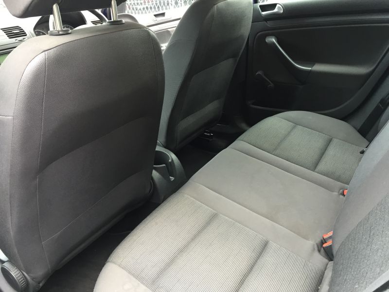 2006 Volkswagen Golf 1.6 FSI S 5dr image 5