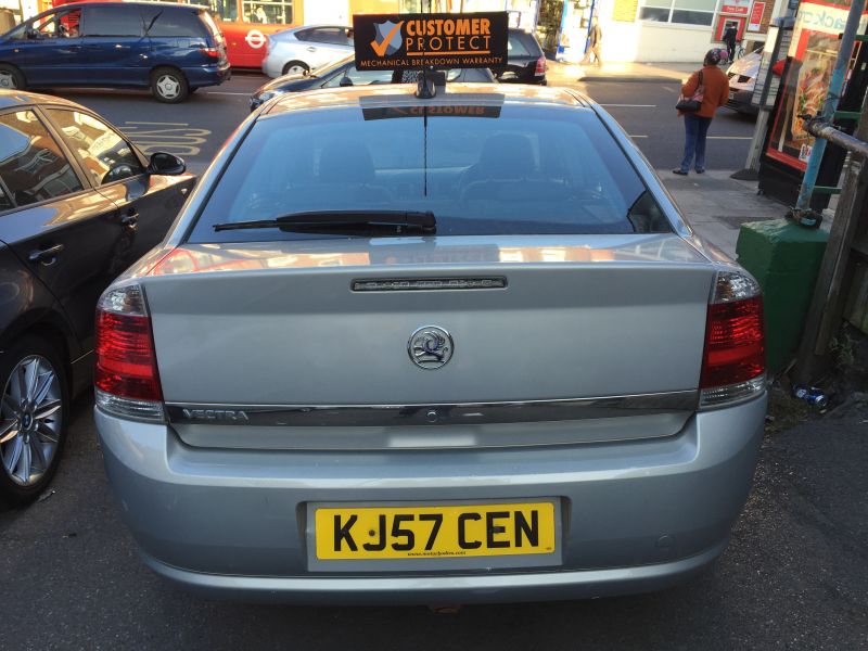 2007 Vauxhall Vectra 1.8 i VVT Exclusiv 5dr image 3
