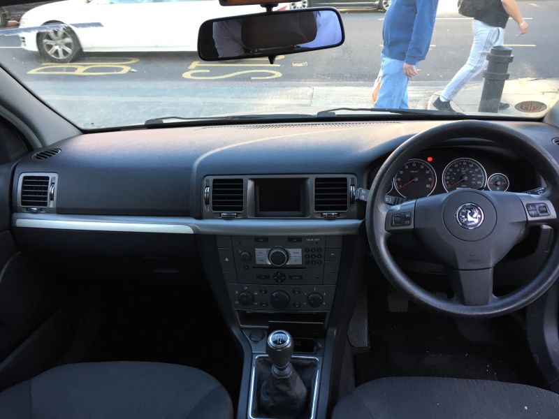2007 Vauxhall Vectra 1.8 i VVT Exclusiv 5dr image 4