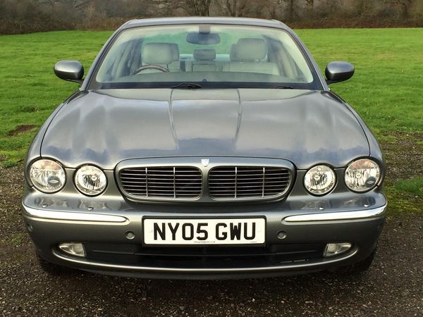 2005 Jaguar XJ6 3.0 V6 SE image 2