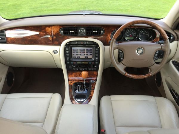 2005 Jaguar XJ6 3.0 V6 SE image 4