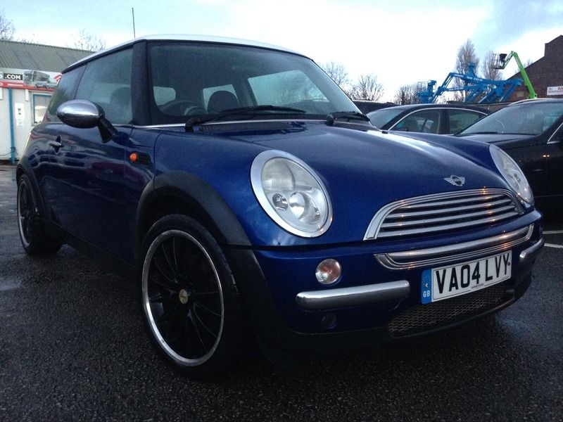 2004 MINI Hatch ONE image 2