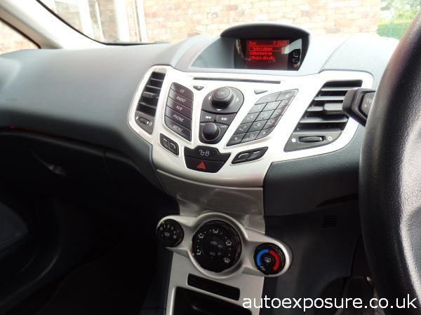 2010 Ford Fiesta 1.25 Zetec image 5
