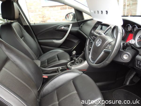2011 Vauxhall Astra 2.0 CDTi image 4