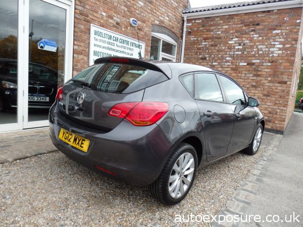 2012 Vauxhall Astra 1.4i 16V Active image 3