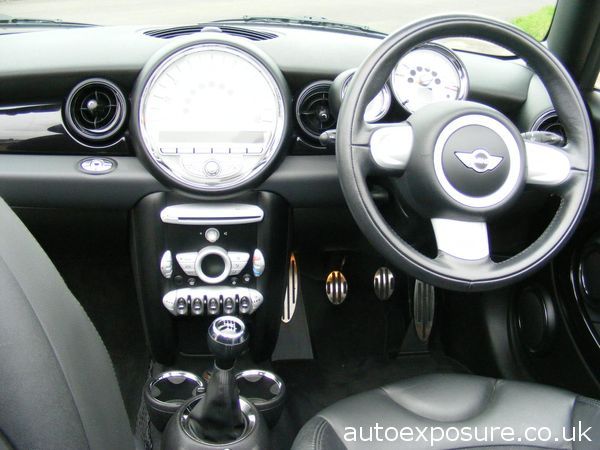 2009 MINI Convertible 1.6 Cooper S image 4