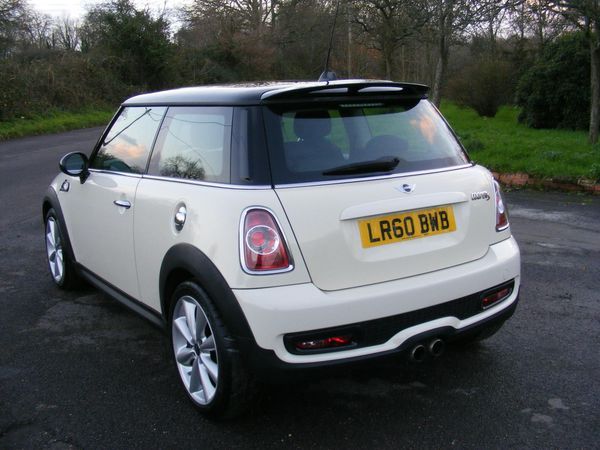 2010 MINI Hatchback 1.6 Cooper S image 3