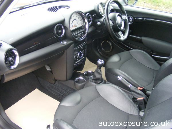 2010 MINI Hatchback 1.6 Cooper image 4