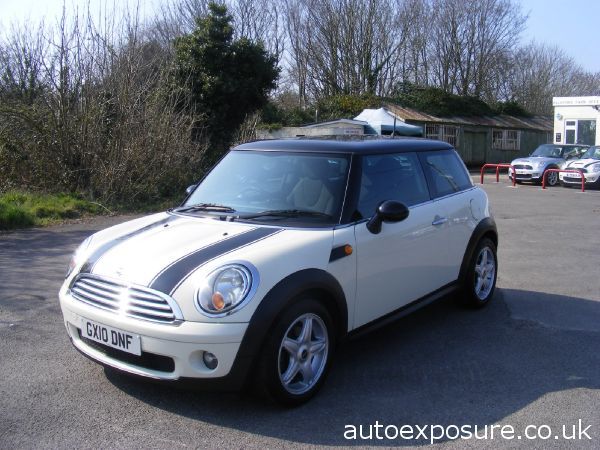 2010 MINI Cooper 1.6 manual image 1