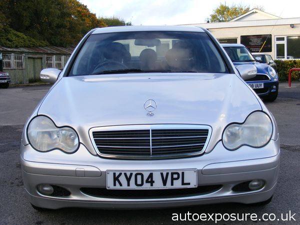 2004 Mercedes-Benz C180K Classic SE Auto image 2