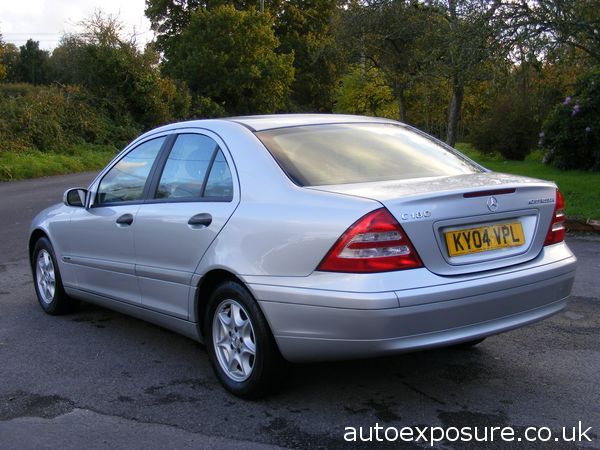 2004 Mercedes-Benz C180K Classic SE Auto image 3