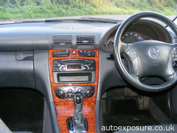 2004 Mercedes-Benz C180K Classic SE Auto image 4