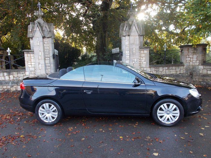2007 Volkswagen Eos 2.0 FSI 2dr image 2