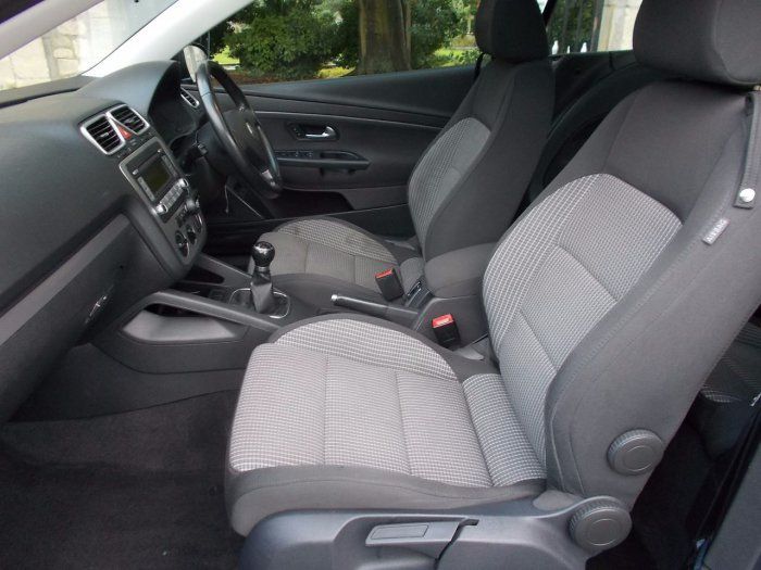 2007 Volkswagen Eos 2.0 FSI 2dr image 5