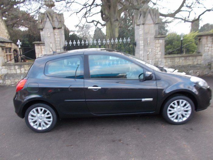2010 Renault Clio 1.2 16V Dynamique TomTom 3dr image 2