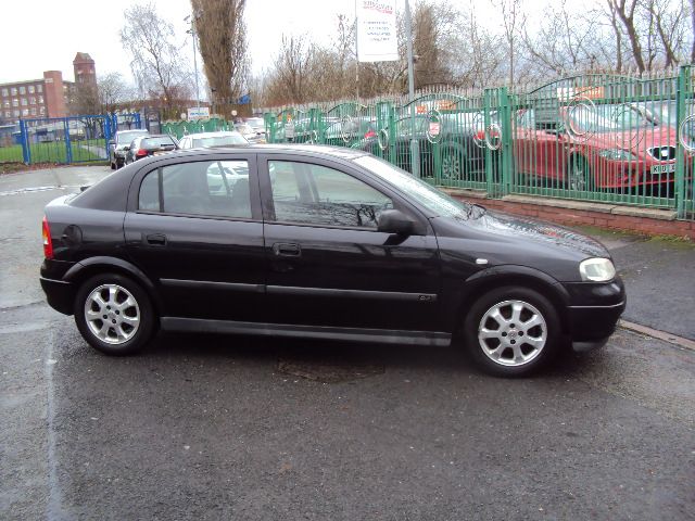 2002 VAUXHALL ASTRA 1.6 CLUB 16V 5d image 2