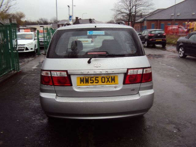 2005 KIA CARENS 2.0 GS 5d image 3