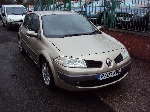 2007 RENAULT MEGANE 1.6 DYNAMIQUE VVT 5d image 1
