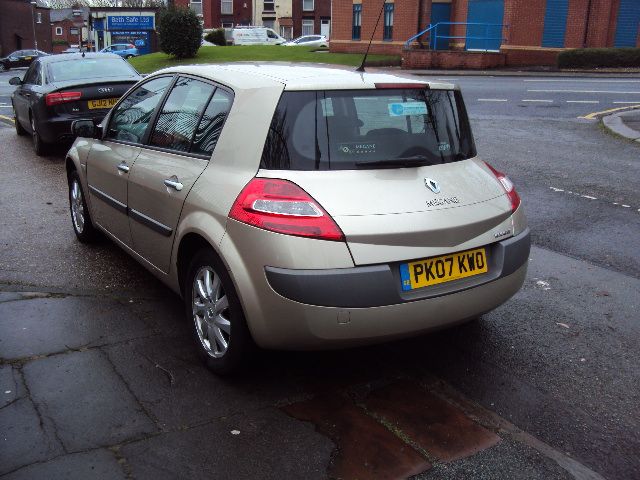 2007 RENAULT MEGANE 1.6 DYNAMIQUE VVT 5d image 3