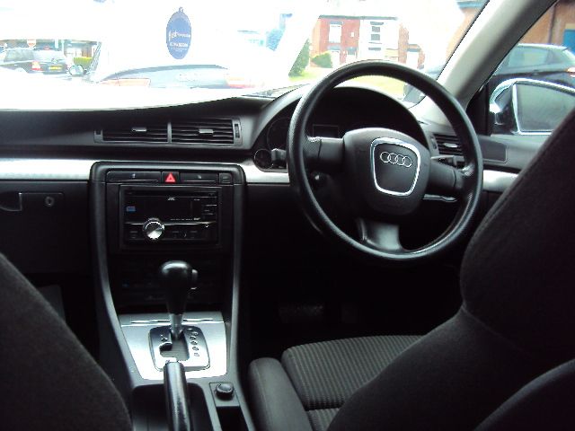 2005 AUDI A4 2.0 TDI S LINE 4d image 4