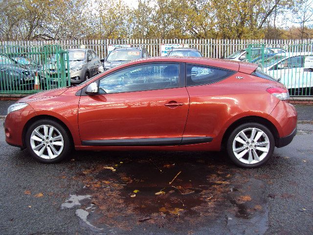 2010 RENAULT MEGANE 1.6 I-MUSIC VVT 2d image 2