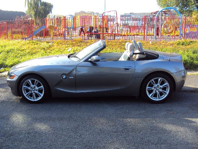2004 BMW Z4 2.2 SE ROADSTER 2d image 2