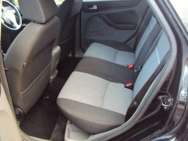 2010 FORD FOCUS 1.6 ZETEC TDCI 5d image 5