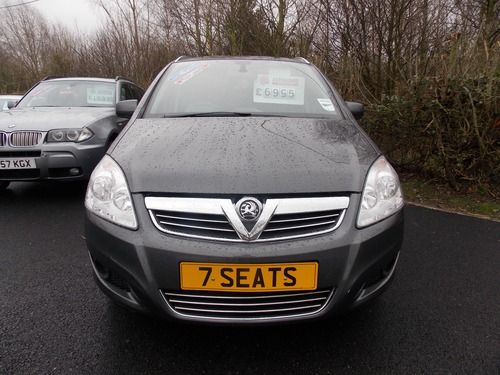 2010 Vauxhall Zafira Design image 3