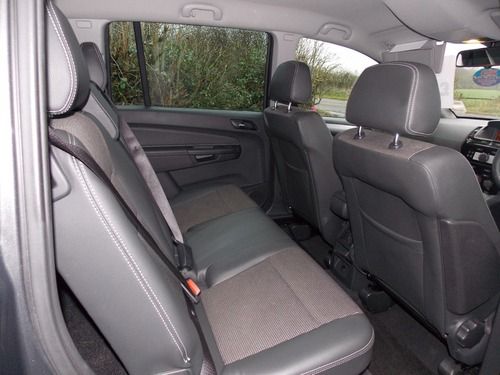 2010 Vauxhall Zafira Design image 5