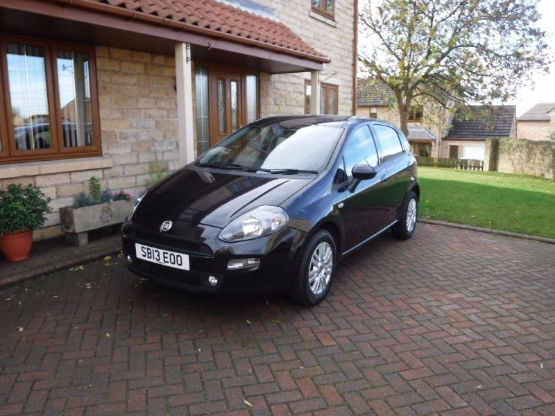 2013 FIAT PUNTO EASY 1.2 5d image 1