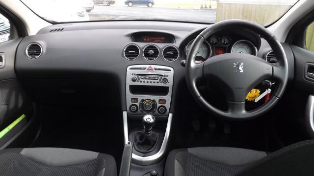 2008 PEUGEOT 308 2.0 SE HDI 5d image 4