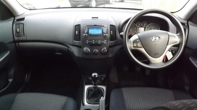 2008 HYUNDAI I30 1.6 COMFORT CRDI 5d image 4