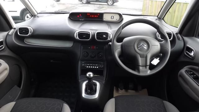 2010 CITROEN C3 PICASSO 1.6 VTR PLUS HDI 5d image 5