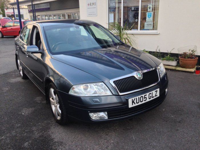 2005 Skoda Octavia 2.0 TDI PD Elegance 5dr image 1