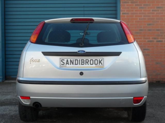 2002 FORD FOCUS 1.8 LX 5d image 2