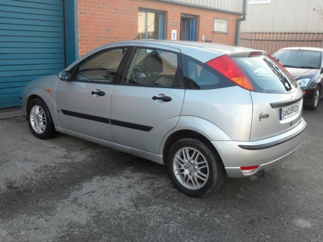 2002 FORD FOCUS 1.8 LX 5d image 3