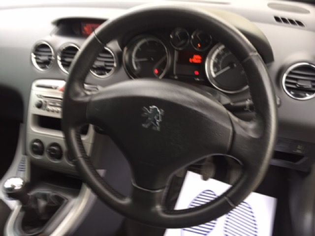 2009 PEUGEOT 308 1.6 SPORT 5d image 4