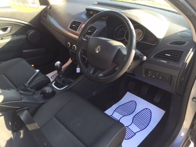 2009 RENAULT MEGANE 1.6 VVT 5d image 4