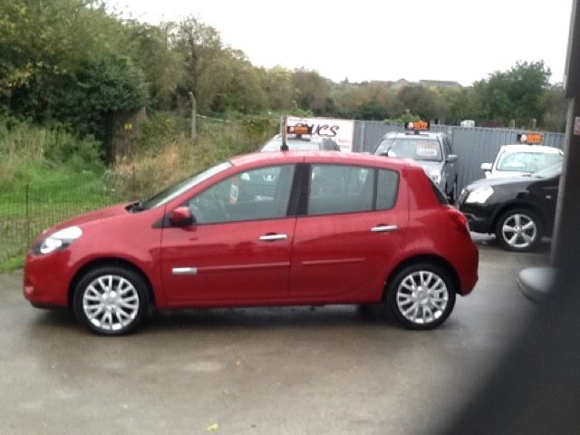 2010 RENAULT CLIO 1.1 DYNAMIQUE 16V 5d image 2