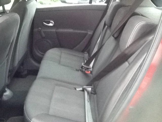 2010 RENAULT CLIO 1.1 DYNAMIQUE 16V 5d image 5