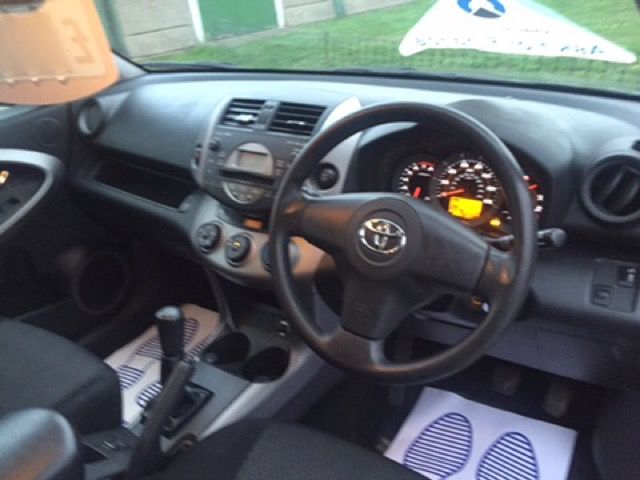 2006 TOYOTA RAV4 2.0 XT3 VVT-I 5d image 4