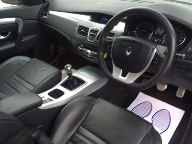 2009 RENAULT LAGUNA 2.0 GT 3d image 4