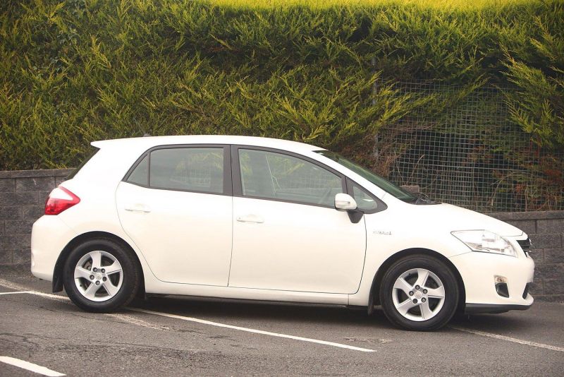 2011 Toyota Auris Hybrid 5-Dr 1.8 VVT-i HSD T4 image 2