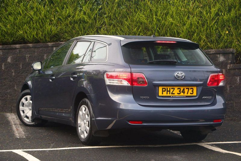 2010 Toyota Avensis Tourer 5-Dr 2.0 image 3