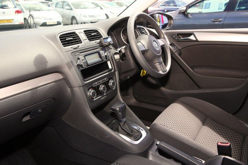 2010 Volkswagen Golf MK6 5-Dr 1.4 image 4