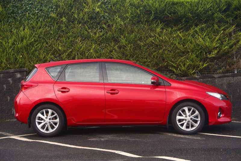 2013 Toyota Auris 5-Dr 1.33 VVT-i Icon image 2